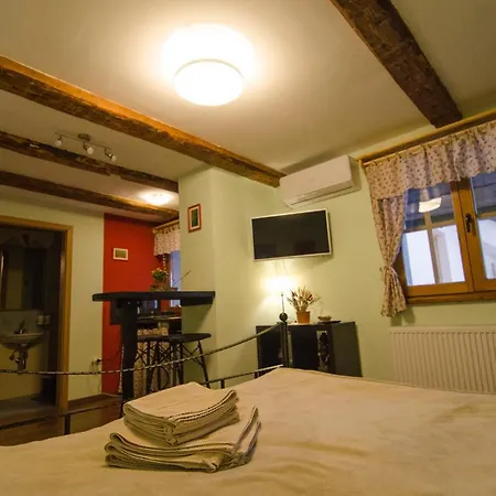 Pr' Draslerju לינה וארוחת בוקר Dovje